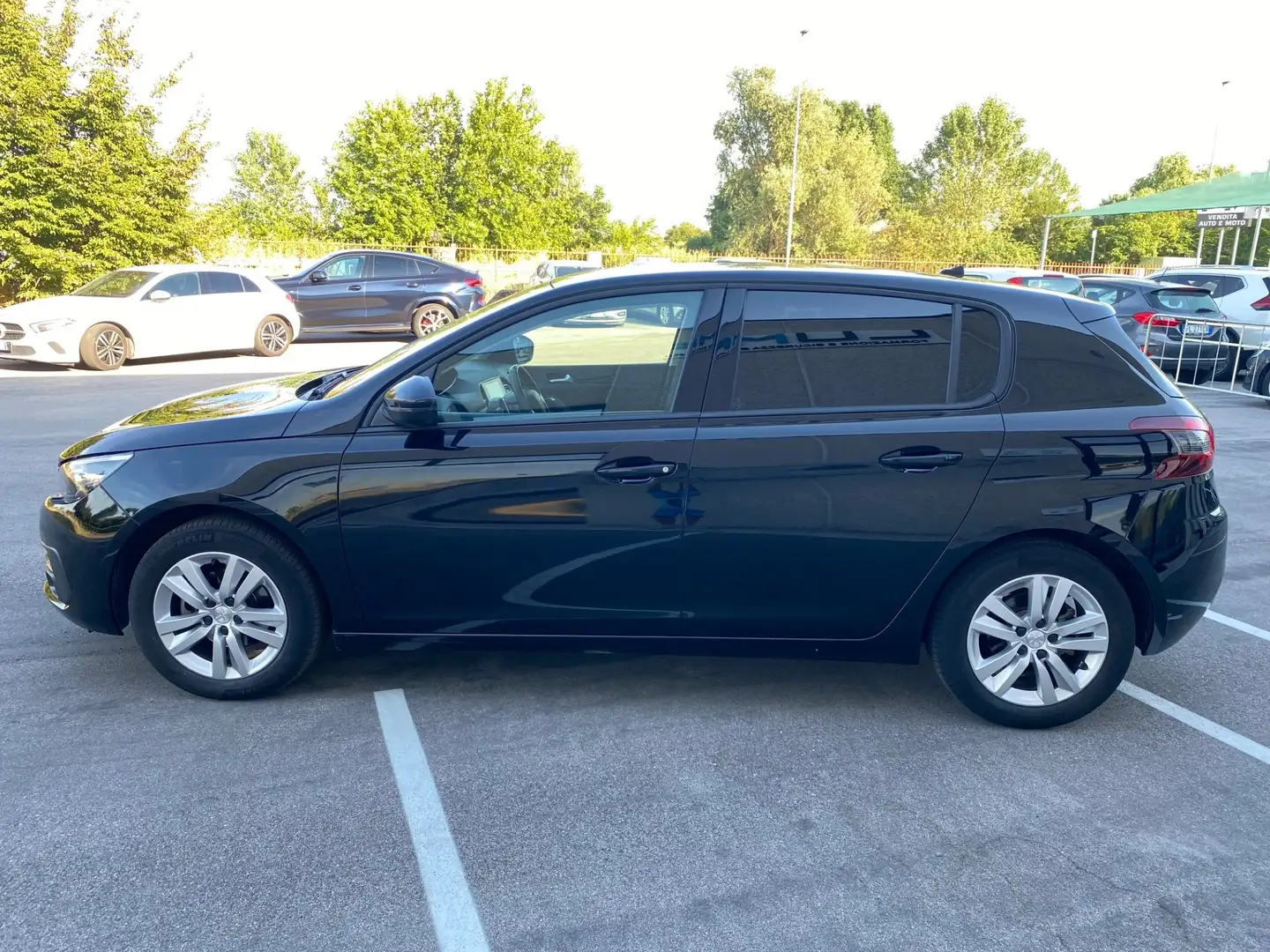 Peugeot 308 BlueHDi 130 S&S EAT8 Active Business Noir - 2