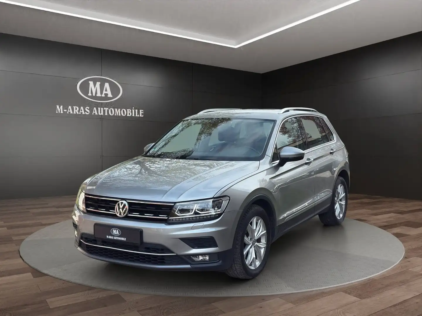 Volkswagen Tiguan Highline BMT/Start-Stopp Leder Automt.AHK Silber - 1