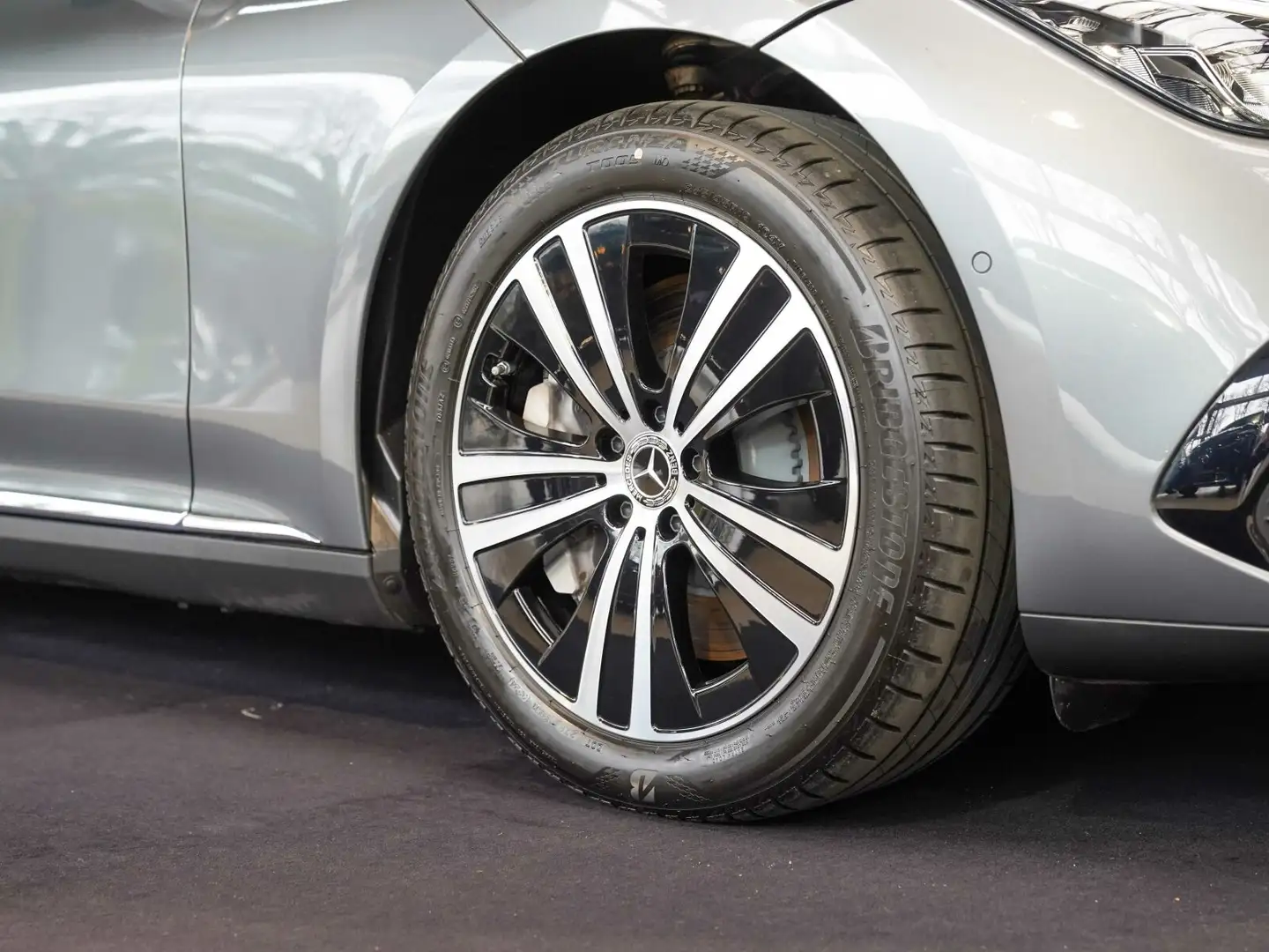 Mercedes-Benz EQE 300 EQE 300 Electric Art HYPERSCREEN AHK 22kW KEYLES Grau - 2