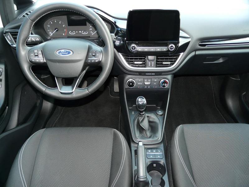 Ford Fiesta "Cool & Connect" mit Garantie — photo 13