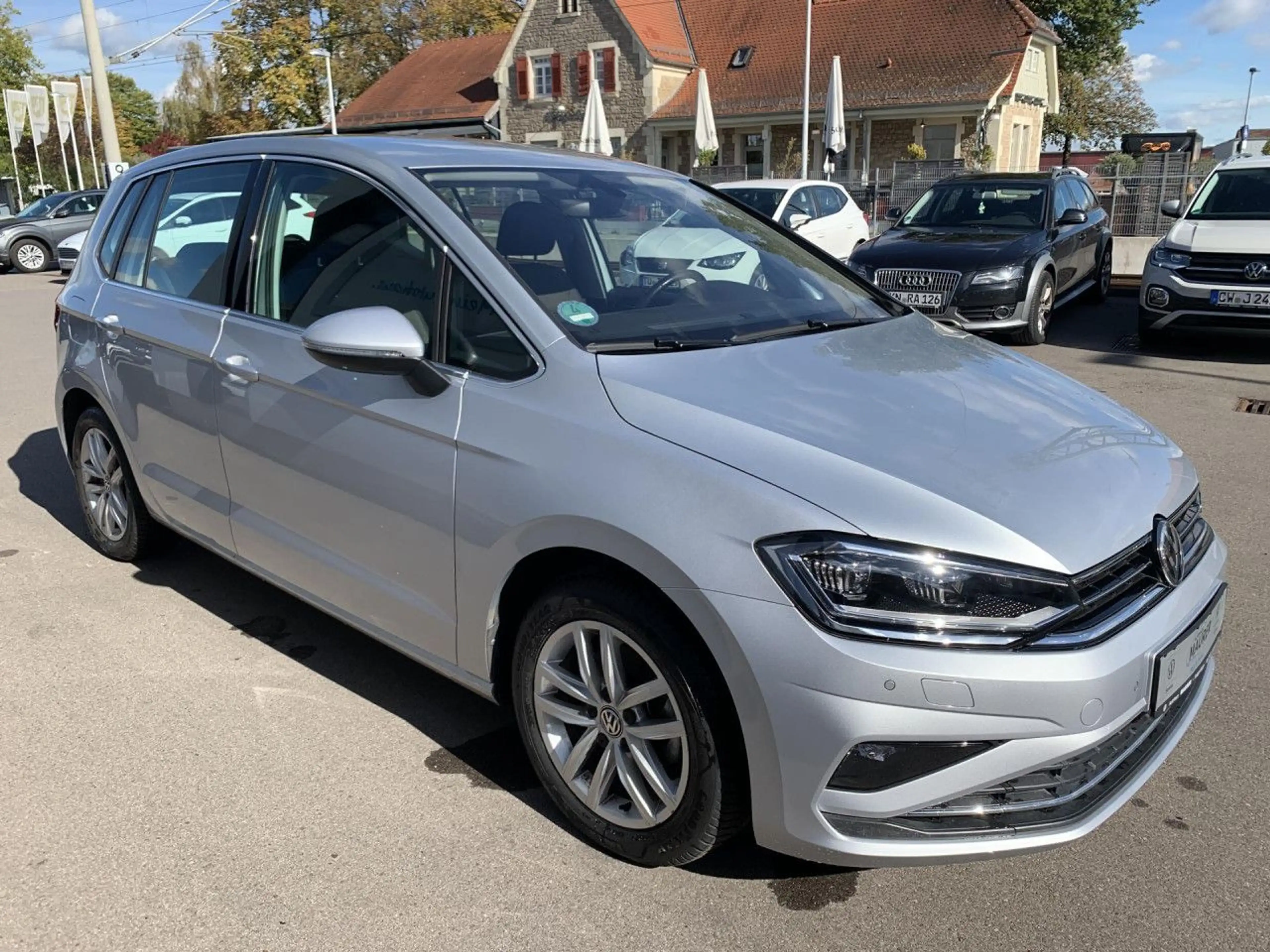 Volkswagen Golf Sportsvan Highline 1,5 TSI DSG LED ACC PDC — photo 4