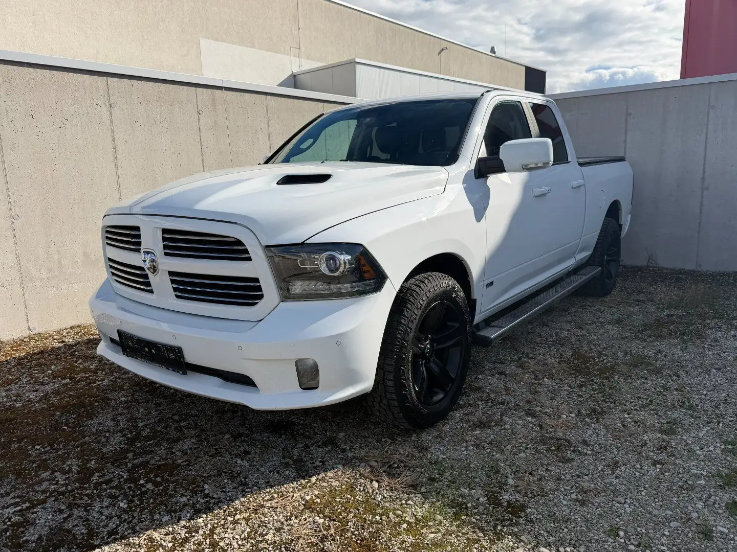 Dodge RAM 1500 Sport Weiß - 1