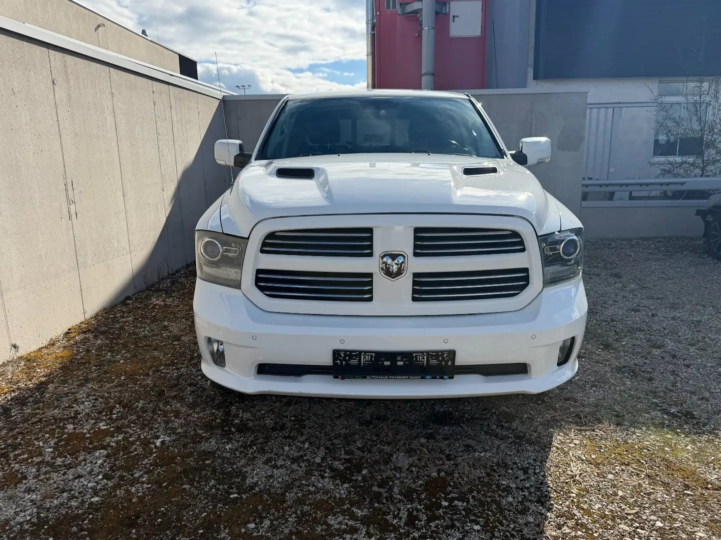 Dodge RAM 1500 Sport Weiß - 2