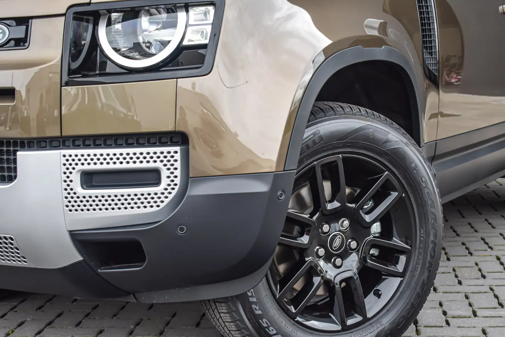 Land Rover Defender 110 D200 S - Nieuw- Carplay Braun - 2