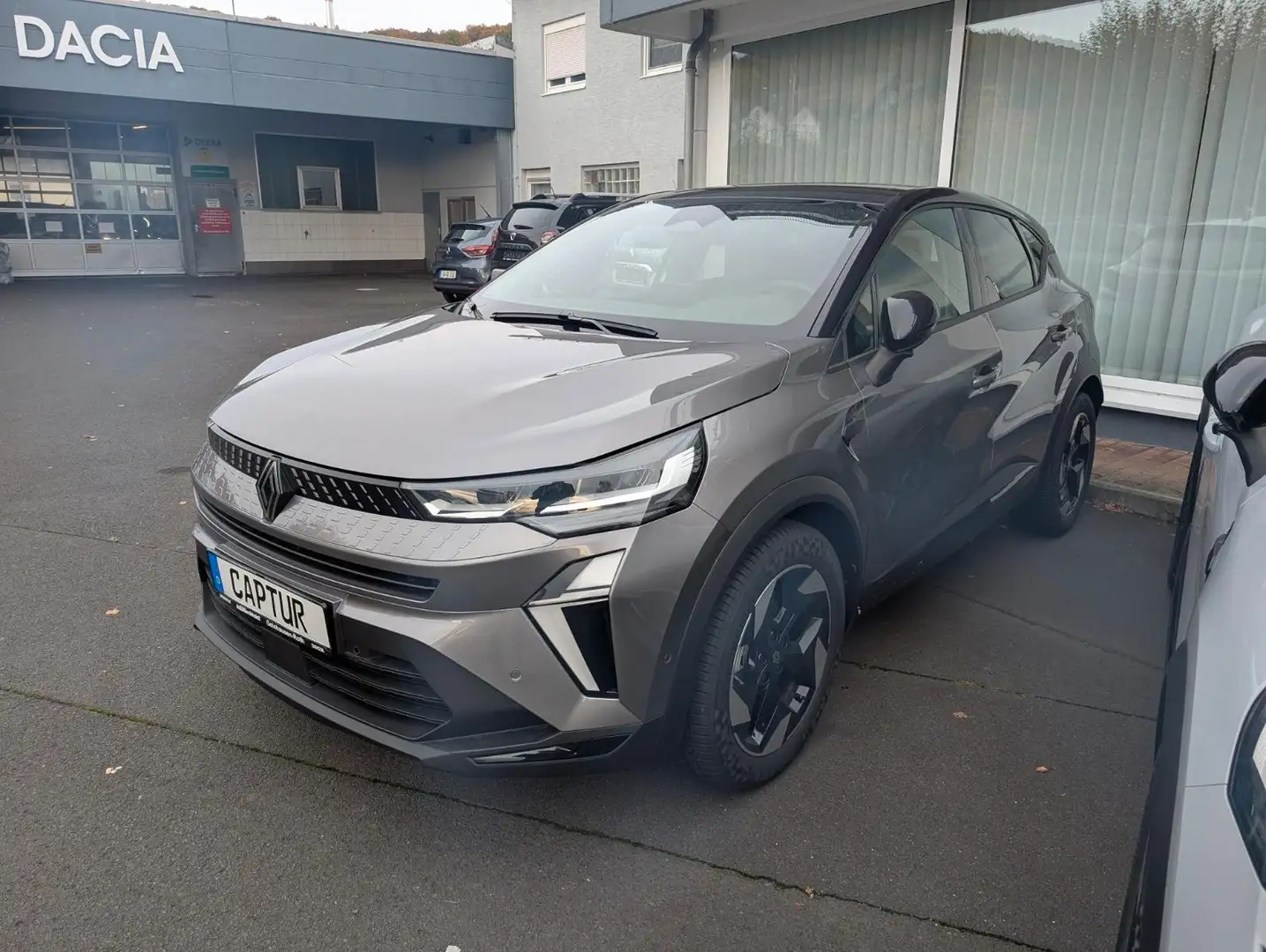 Renault Captur Mild Hybrid 155 EDC Techno (44) Gris - 1