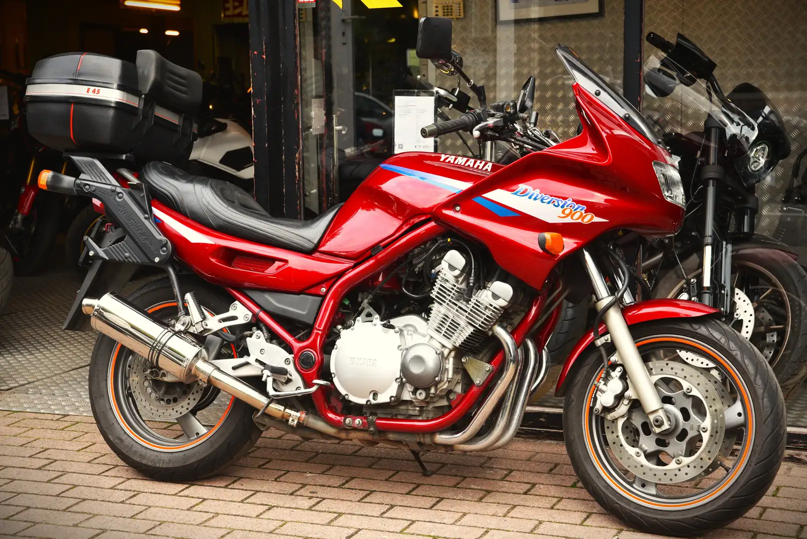 Yamaha XJ 900 DIVERSION ***MOTO VERTE*** Rood - 1