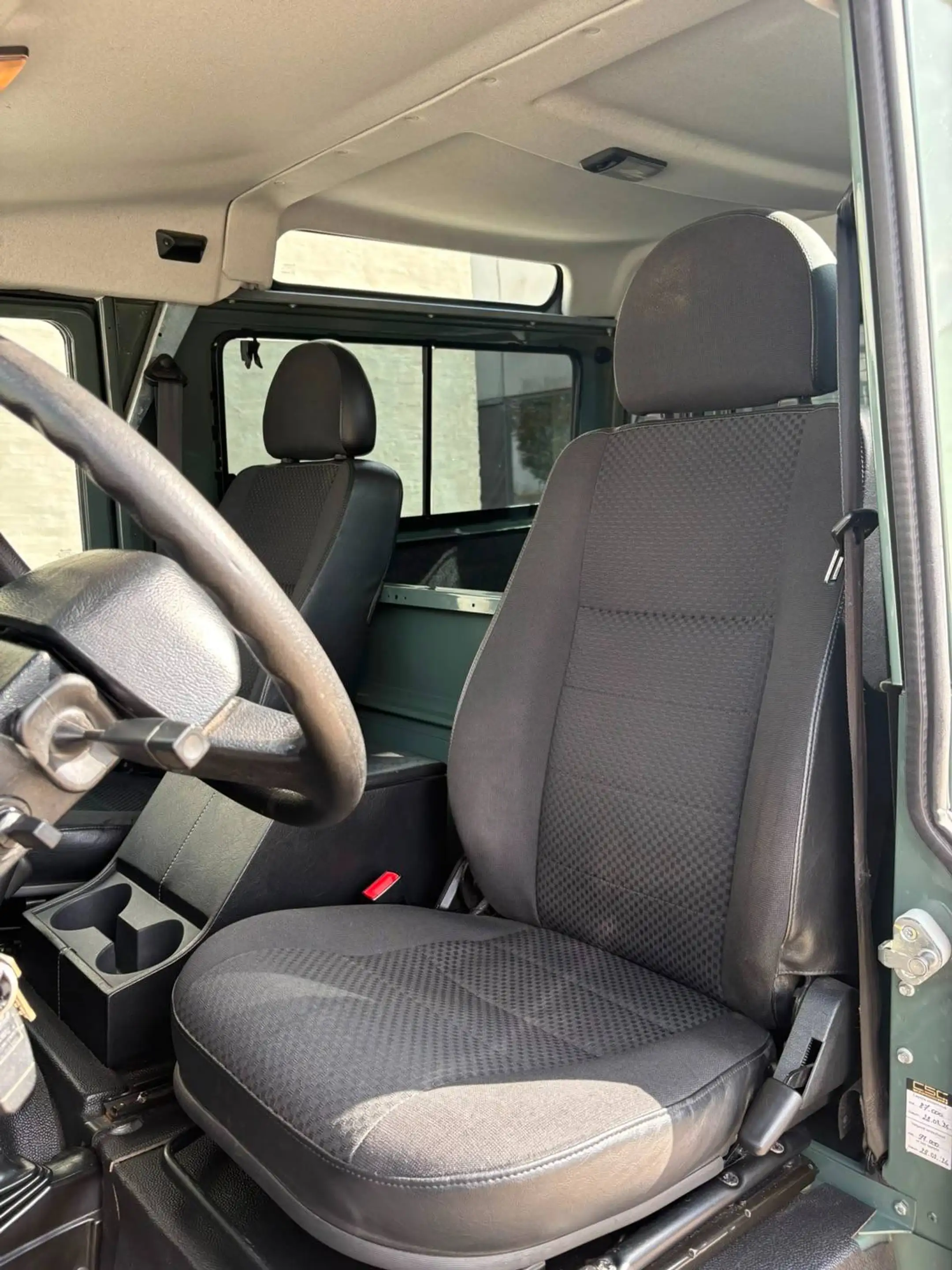 Land Rover Defender 2.2 Turbo - D SE 49.500.-EXCL BTW — photo 12