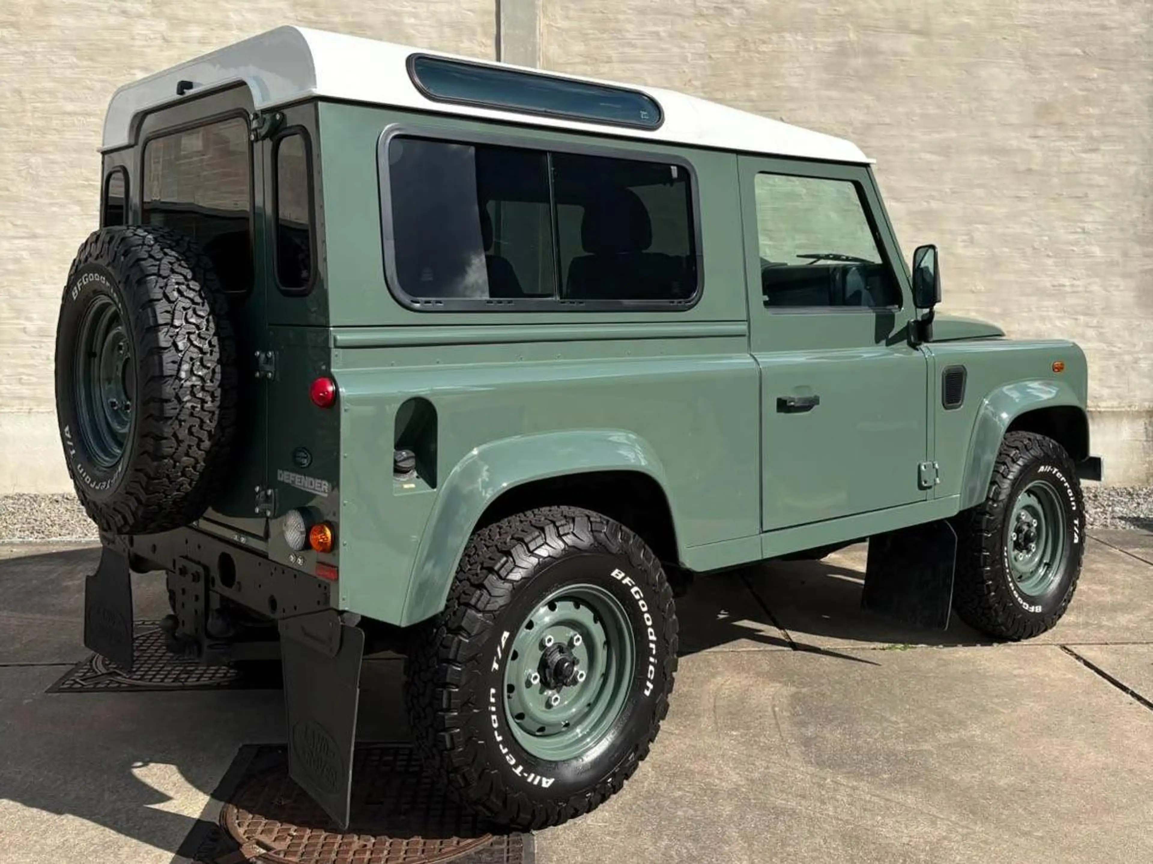 Land Rover Defender 2.2 Turbo - D SE 49.500.-EXCL BTW — photo 5