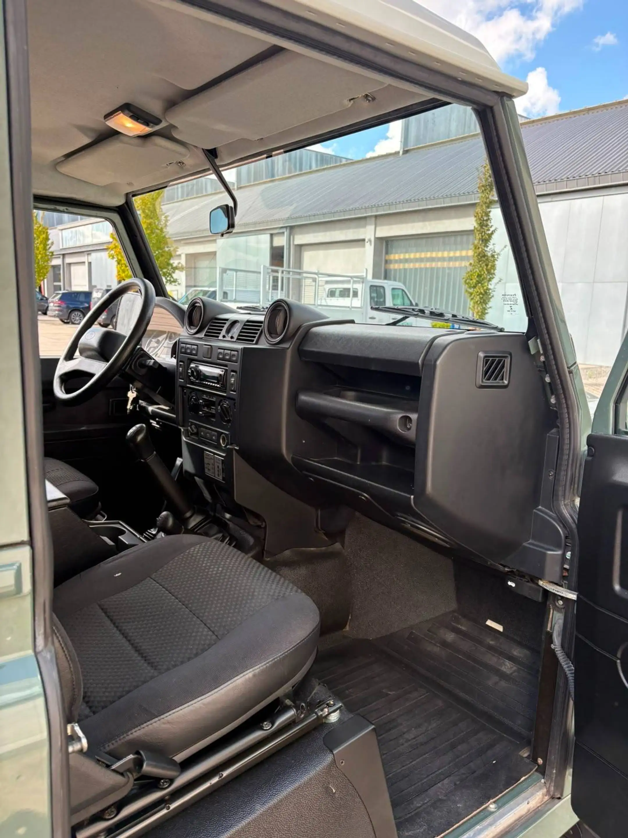 Land Rover Defender 2.2 Turbo - D SE 49.500.-EXCL BTW — photo 11