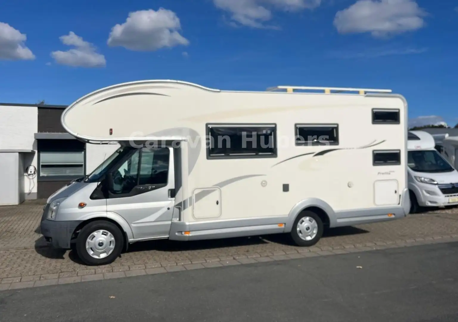 Euramobil A 685 VB - Garage - Etagenbetten - Tempomat Weiß - 1