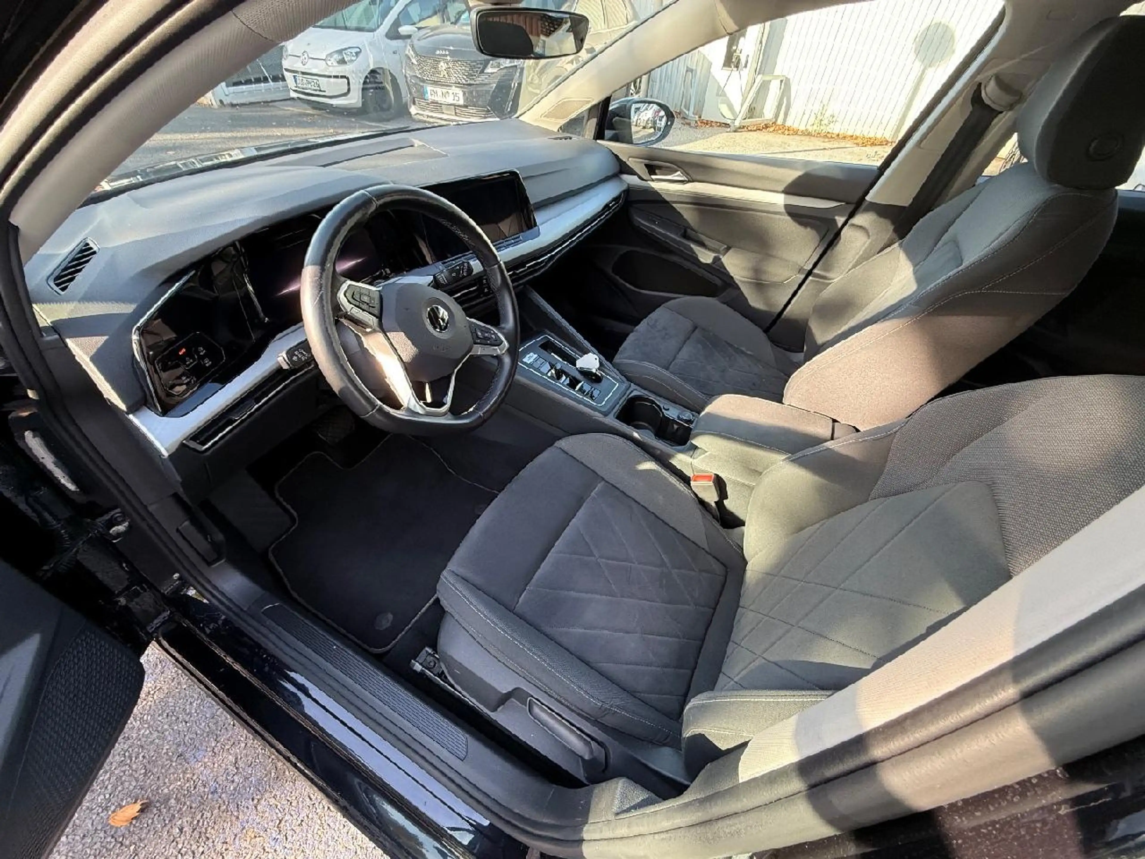 Volkswagen Golf Variant Life — photo 5