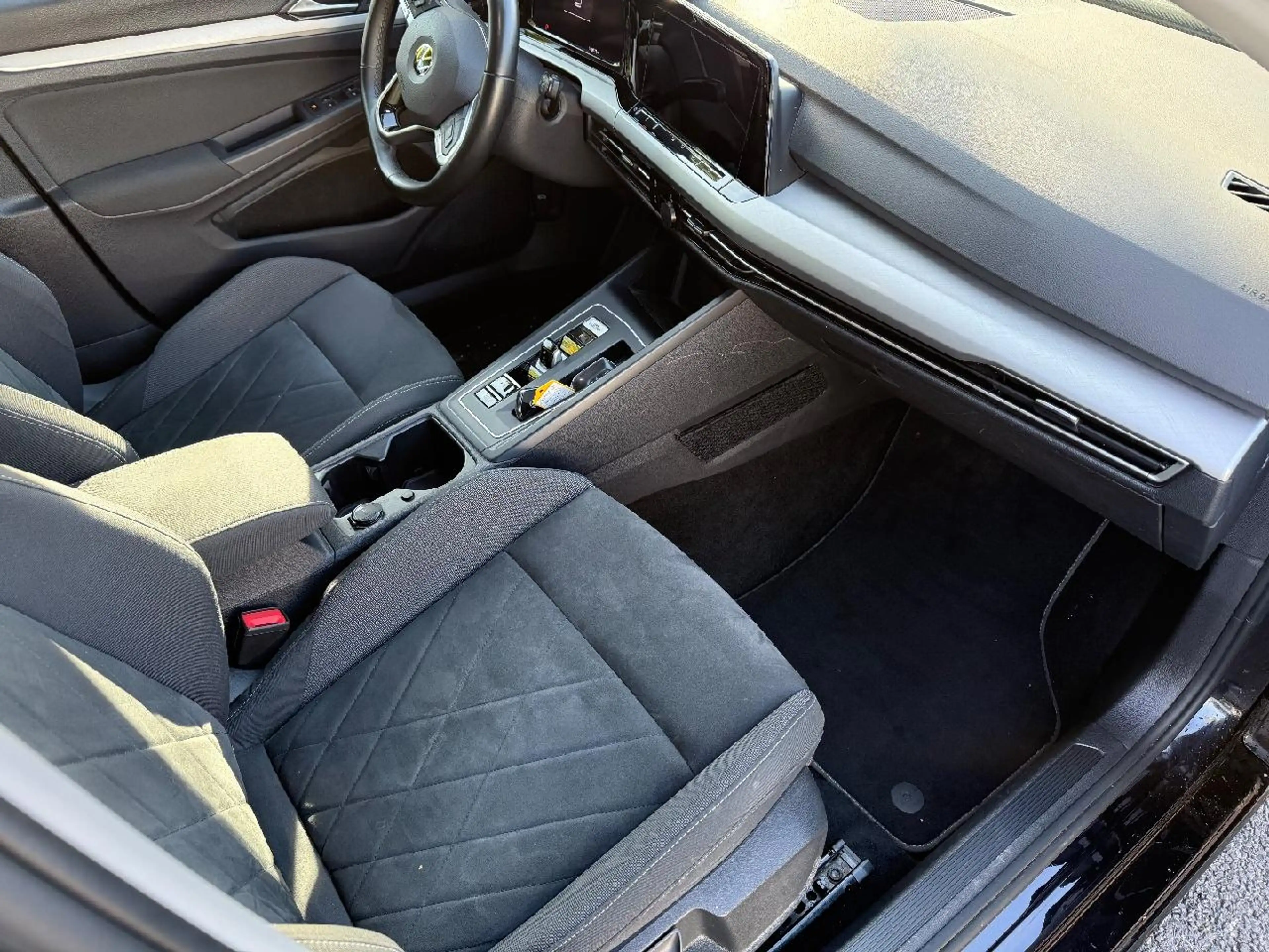 Volkswagen Golf Variant Life — photo 7