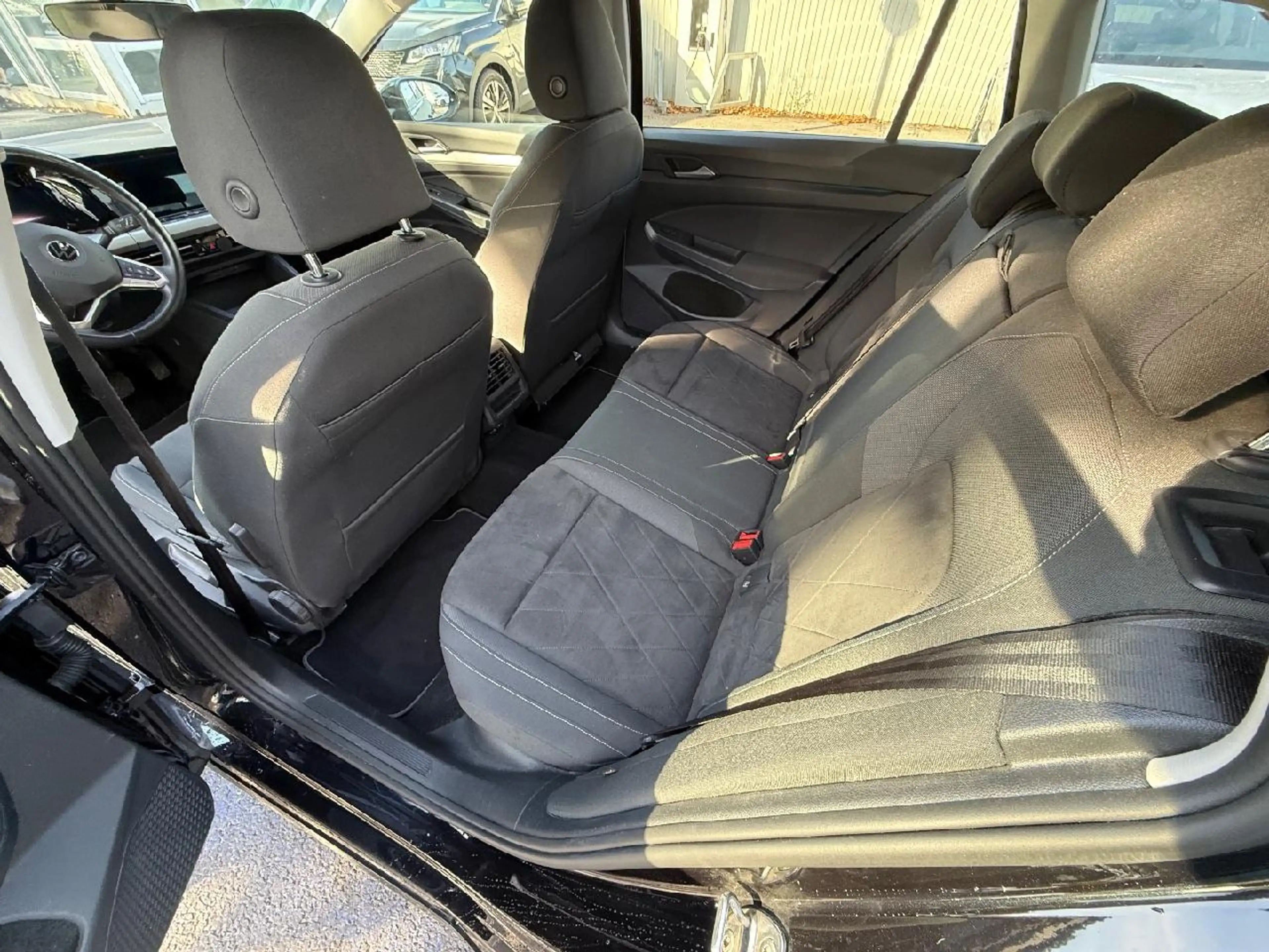 Volkswagen Golf Variant Life — photo 8