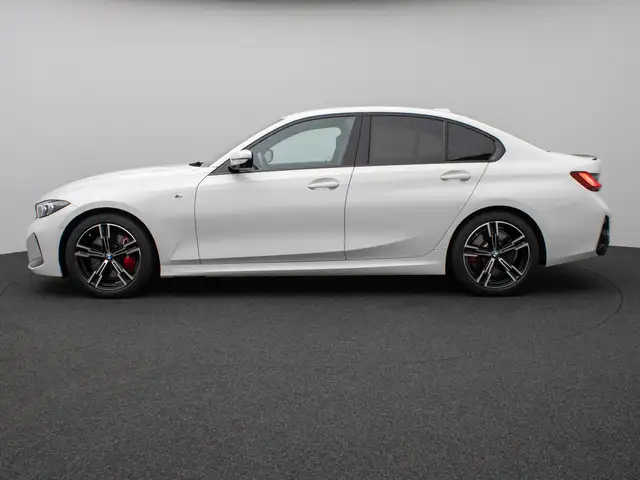 BMW 3 Series view 11