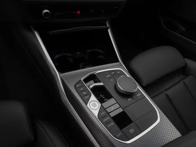 BMW 3 Series view 22