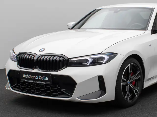 BMW 3 Series view 17