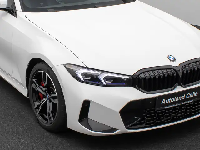 BMW 3 Series view 18