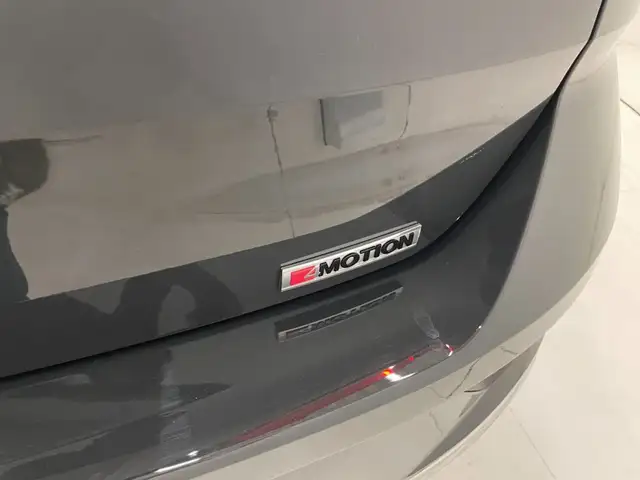 Volkswagen T-Roc view 12