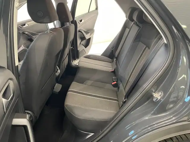 Volkswagen T-Roc view 7