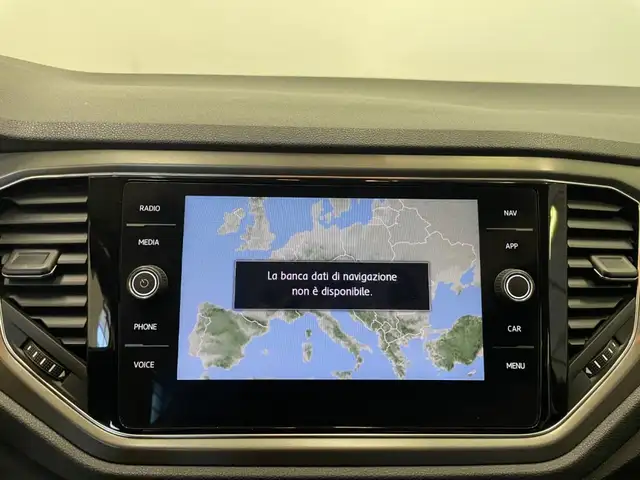 Volkswagen T-Roc view 11