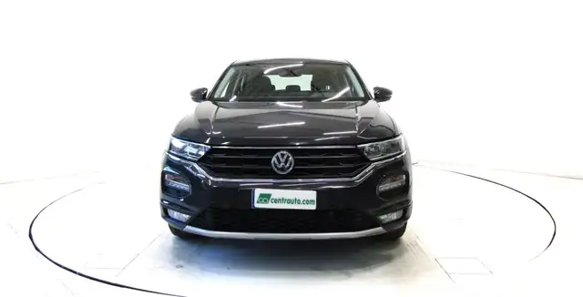 Volkswagen T-Roc view 2