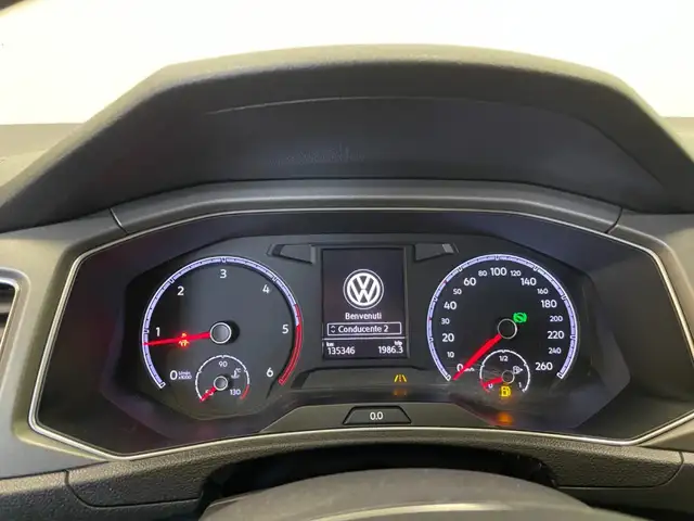 Volkswagen T-Roc view 5