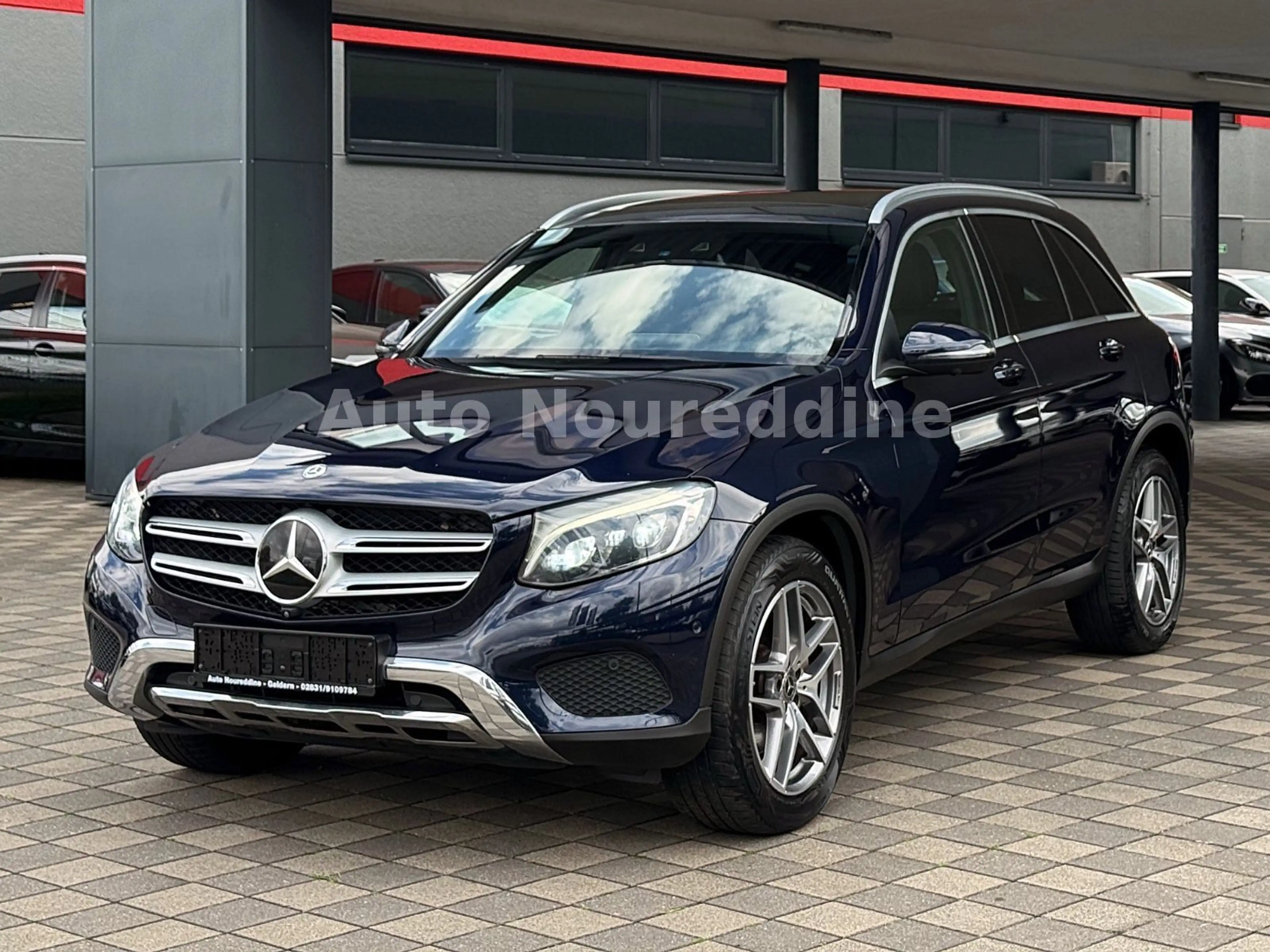 Mercedes-Benz GLC 350 d 4Matic AMG Line *Vollausstattung*2Hand* — photo 3