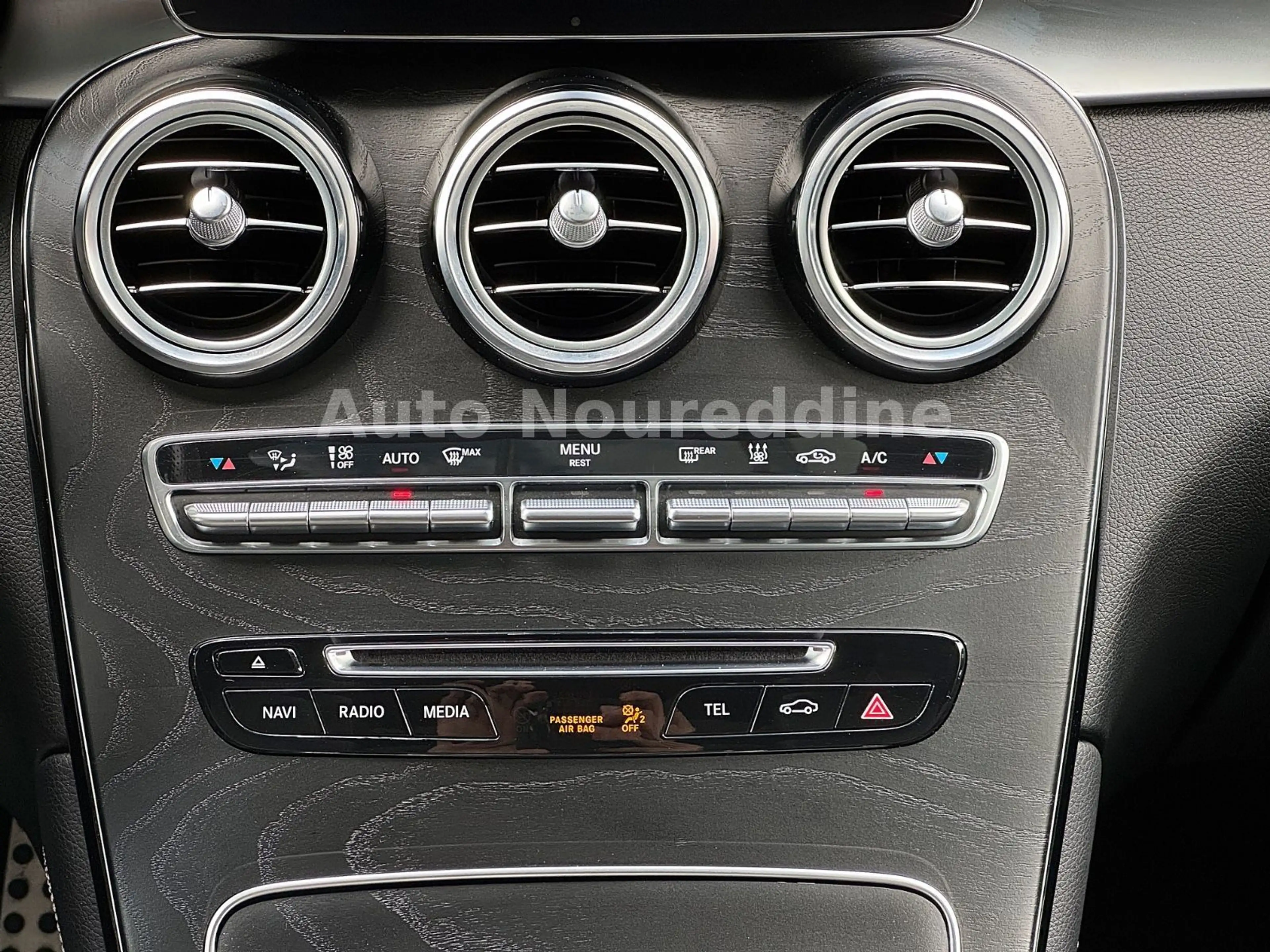 Mercedes-Benz GLC 350 d 4Matic AMG Line *Vollausstattung*2Hand* — photo 12