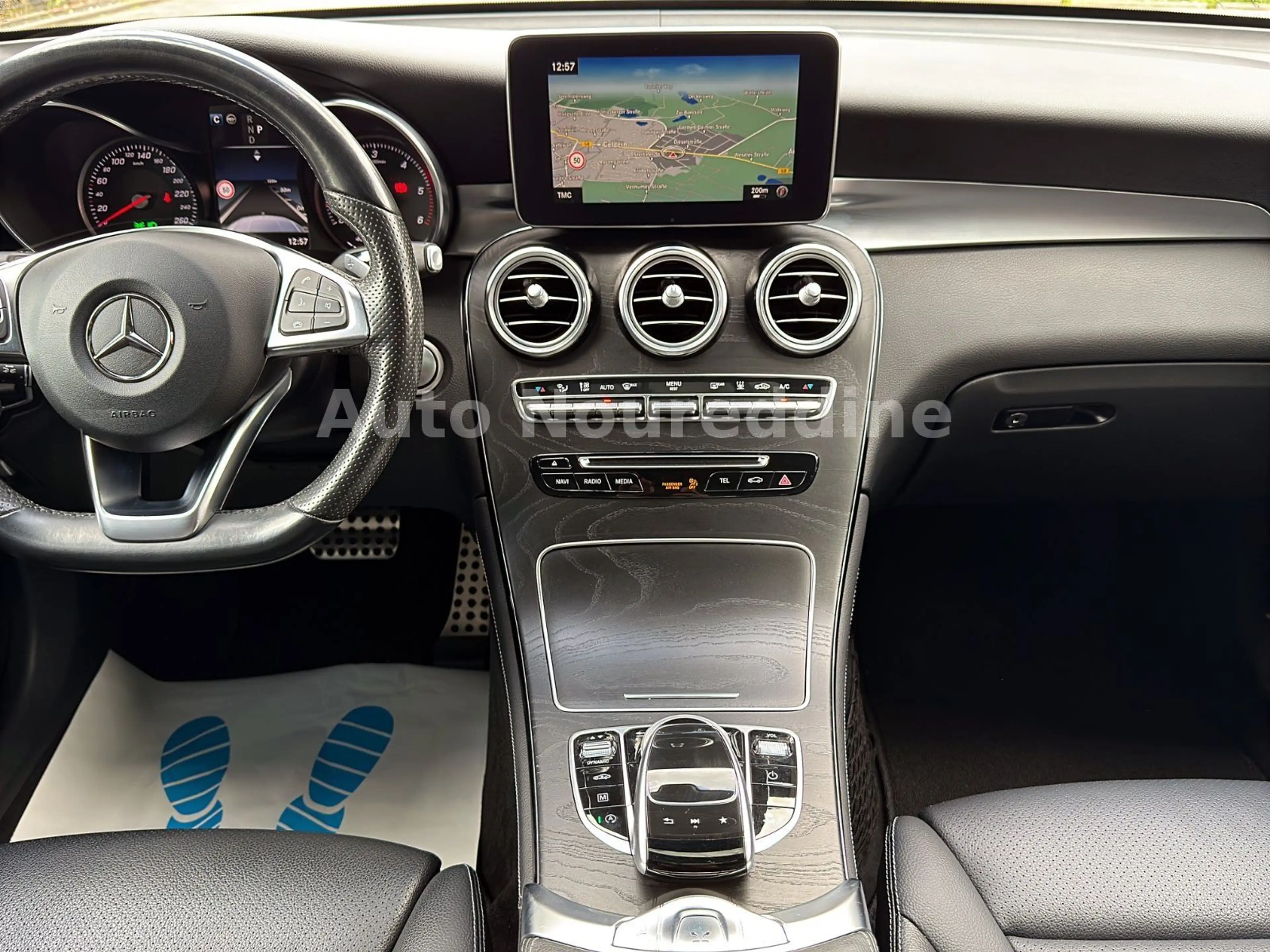 Mercedes-Benz GLC 350 d 4Matic AMG Line *Vollausstattung*2Hand* — photo 10