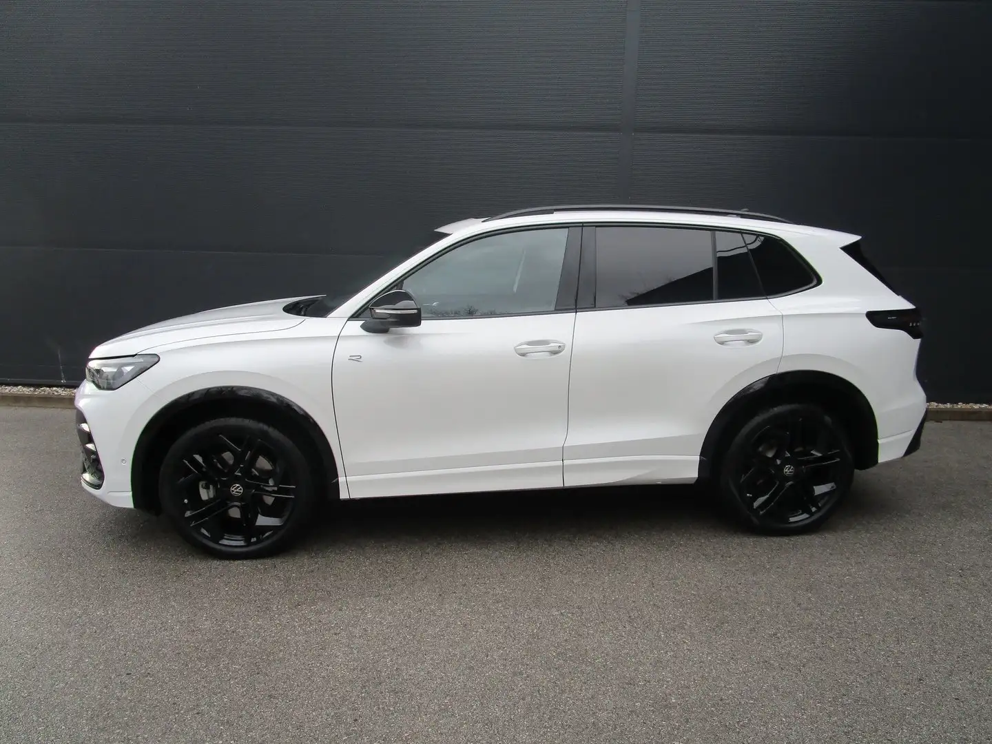 Volkswagen Tiguan R-Line TDI 4MOTION DSG Weiß - 2