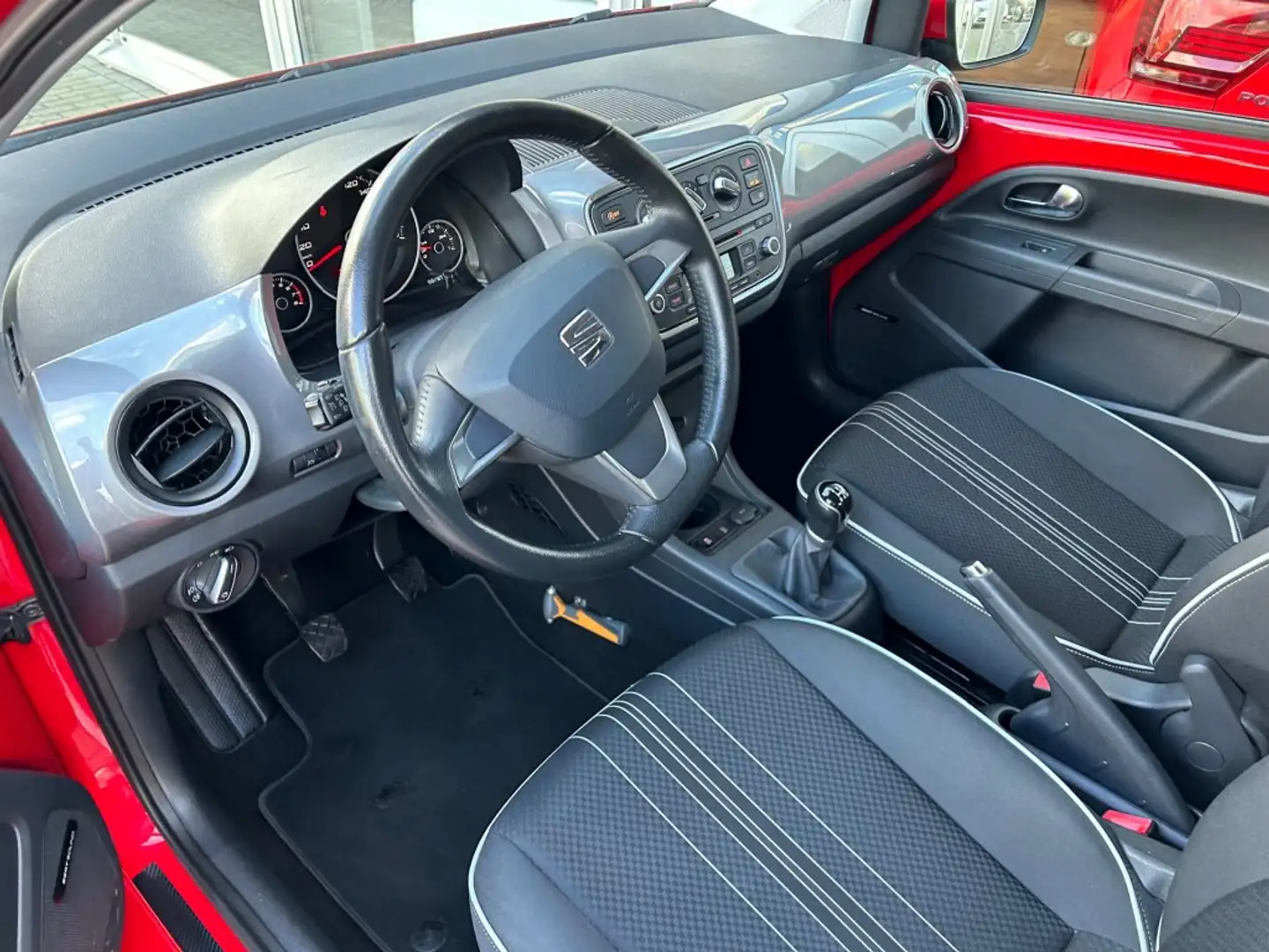 SEAT Mii 1.0 Sport Connect Red - 2