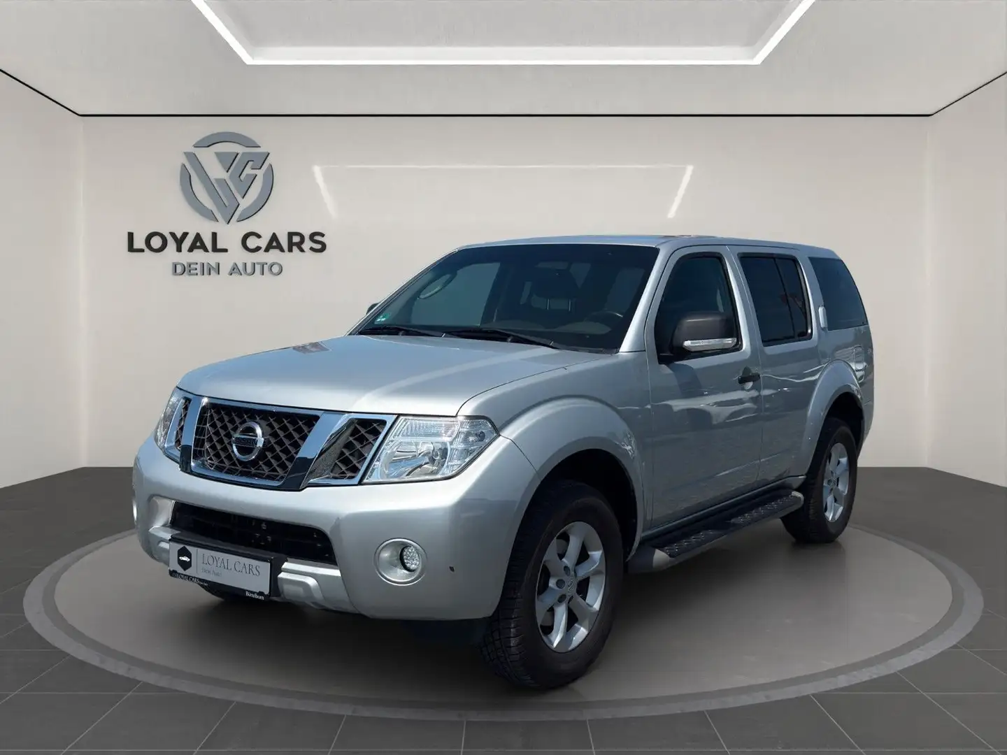 Nissan Pathfinder 2.5 dCi XE*Sitzheizung*Klima Silber - 1
