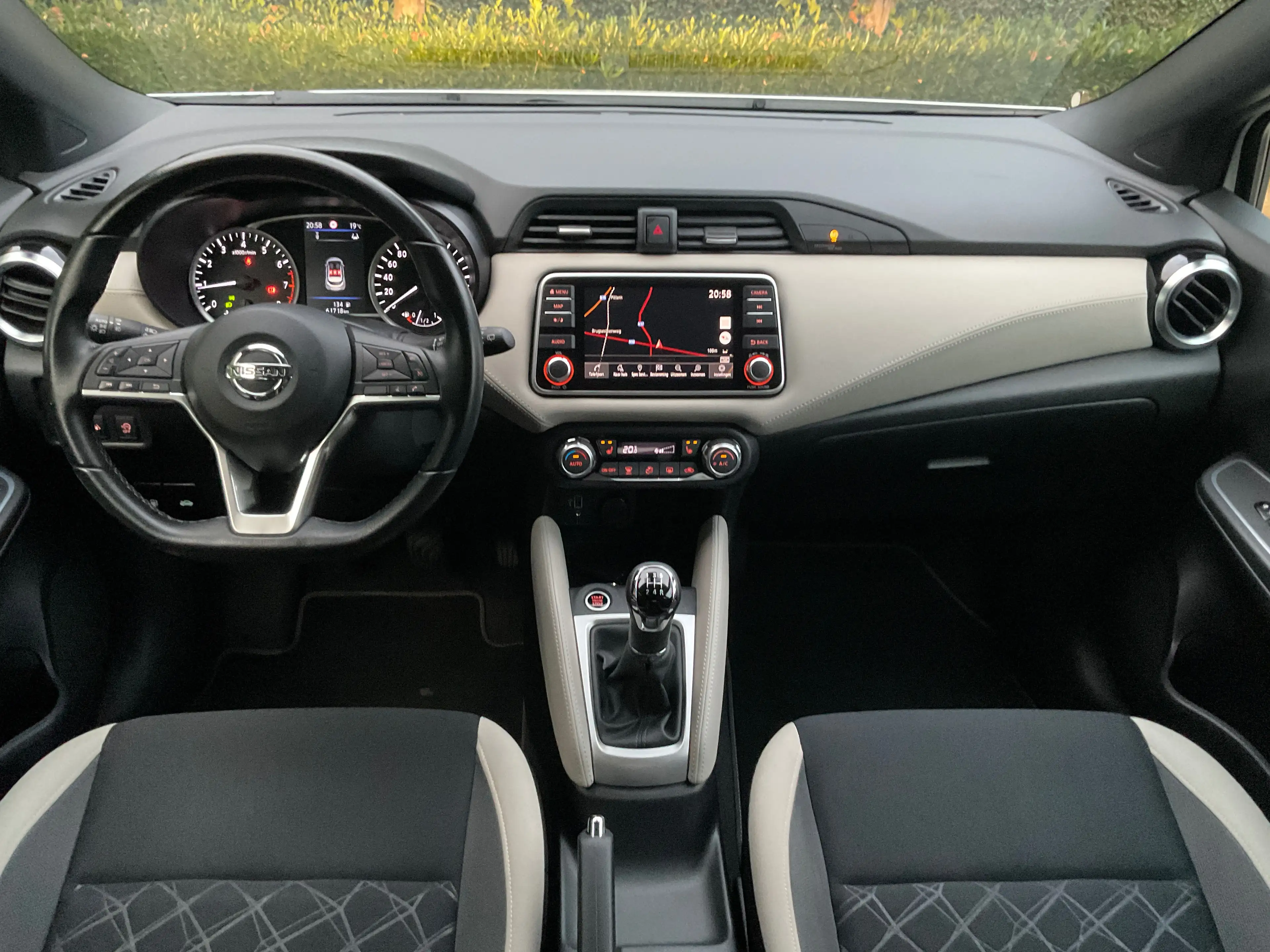 Nissan Micra N-DISIGN 1.0 benzine — photo 13