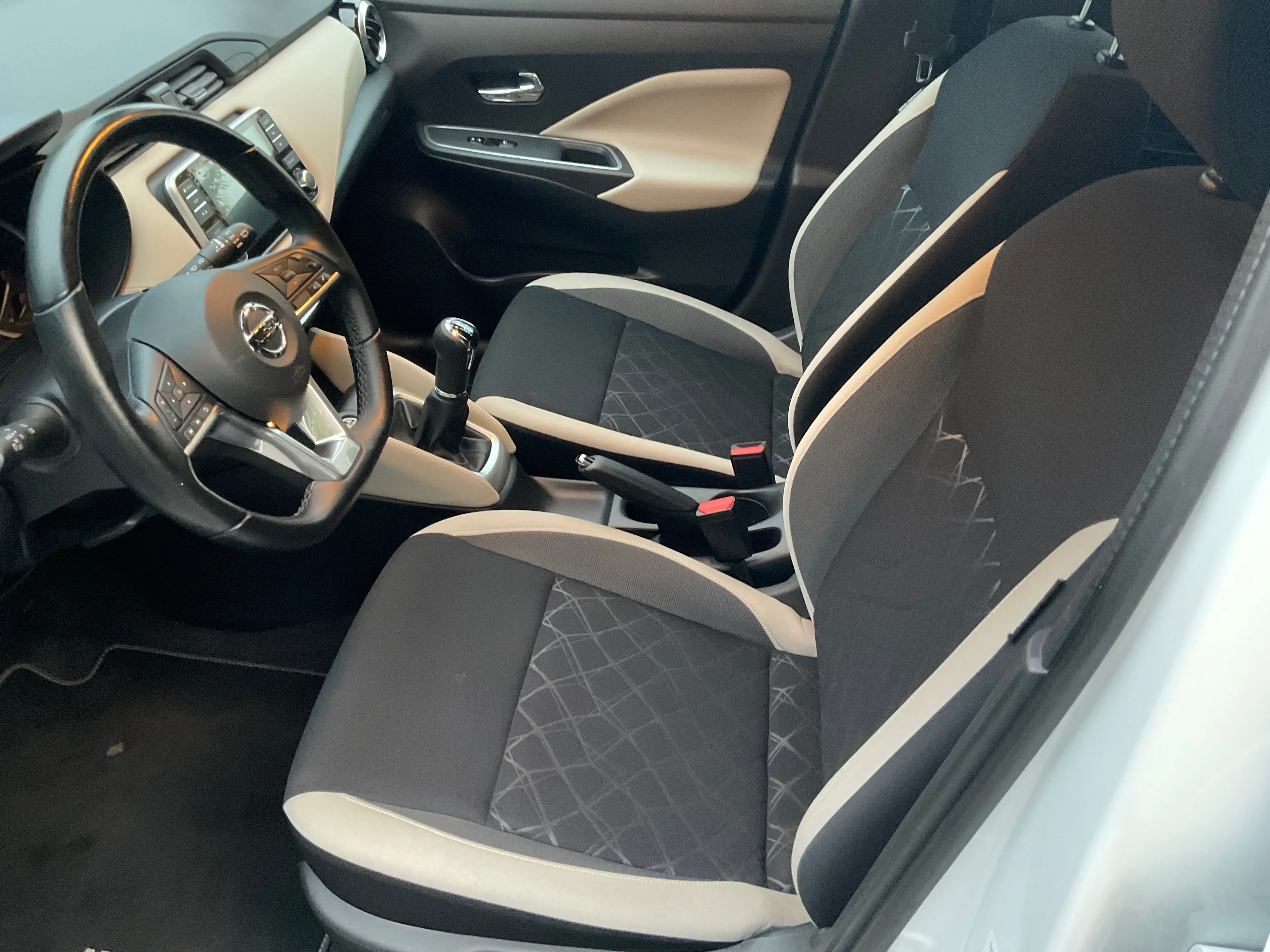 Nissan Micra N-DISIGN 1.0 benzine — photo 9