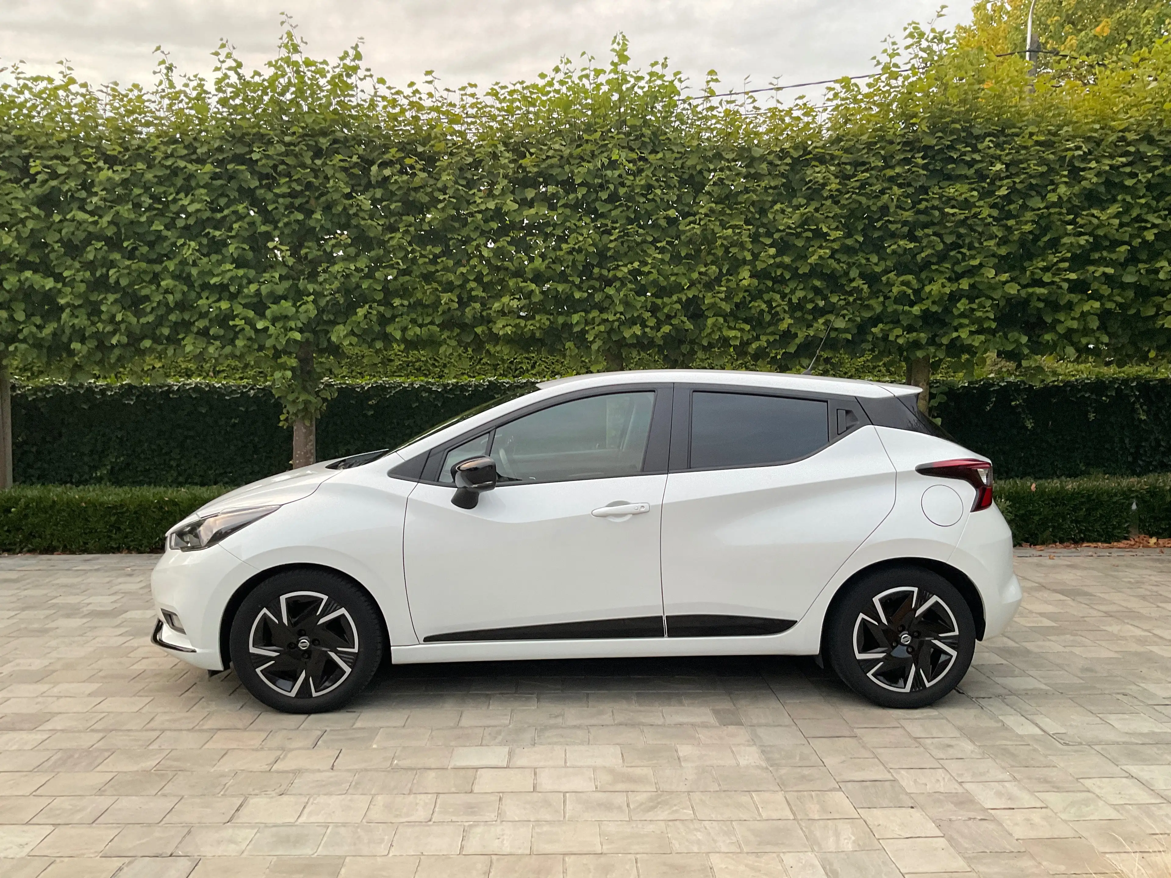 Nissan Micra N-DISIGN 1.0 benzine — photo 4