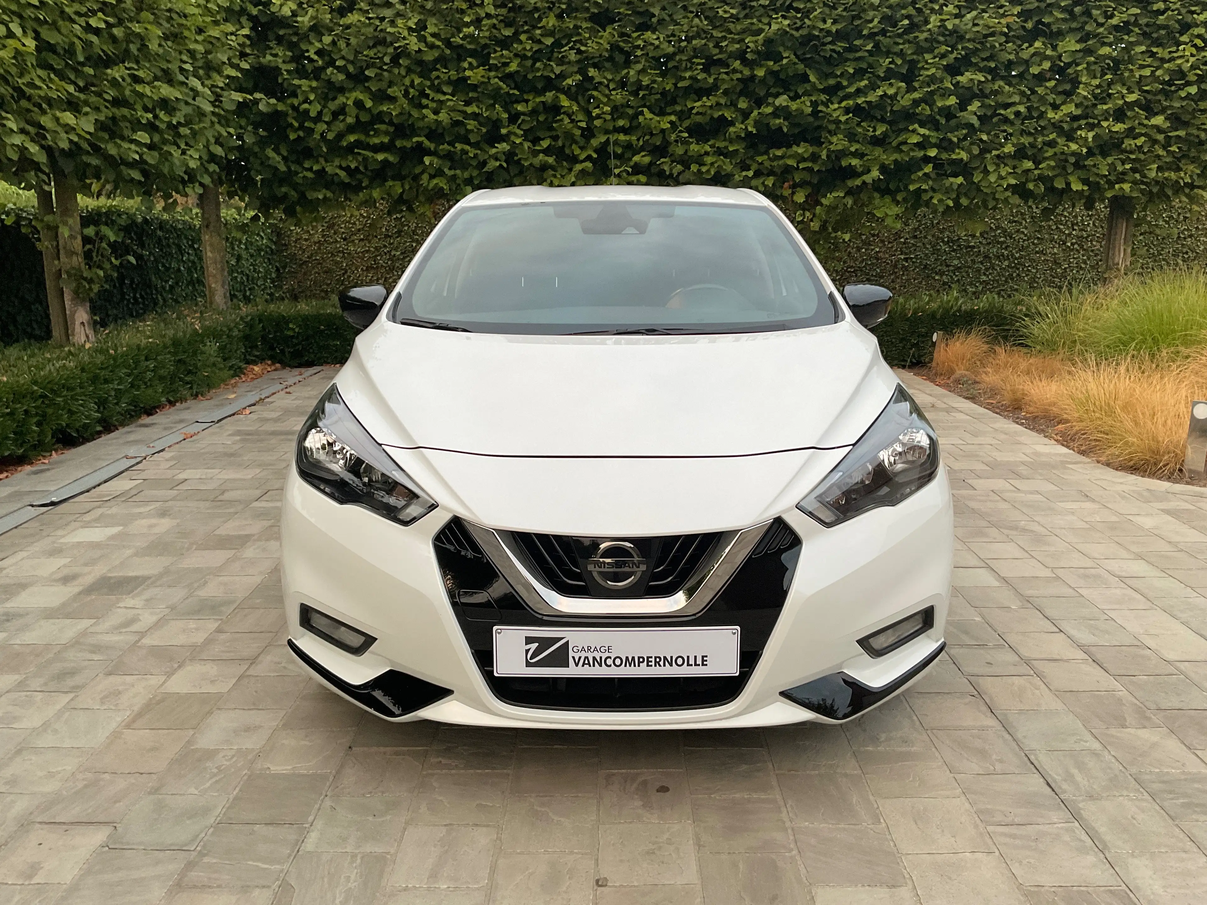 Nissan Micra N-DISIGN 1.0 benzine — photo 2