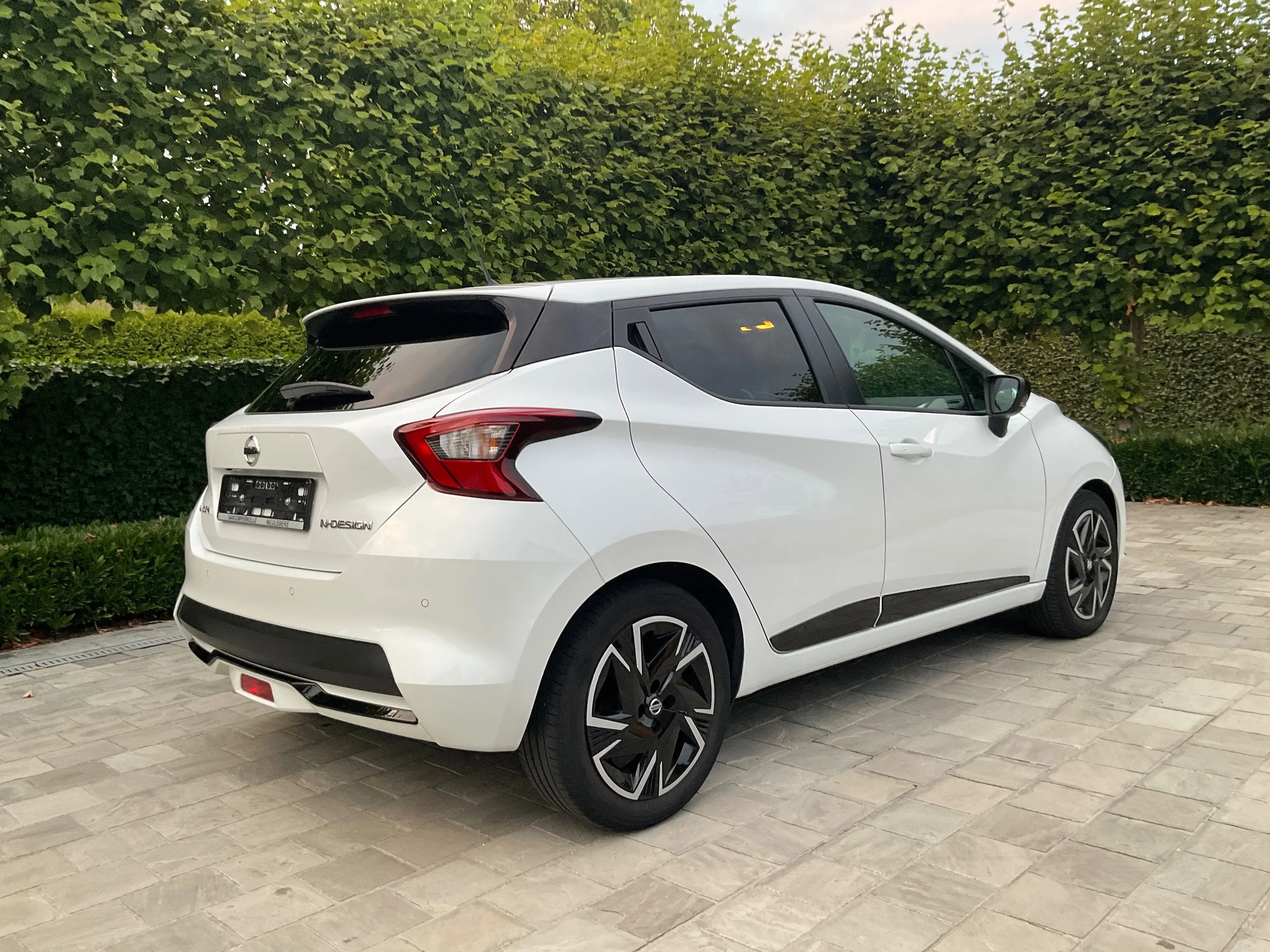 Nissan Micra N-DISIGN 1.0 benzine — photo 5
