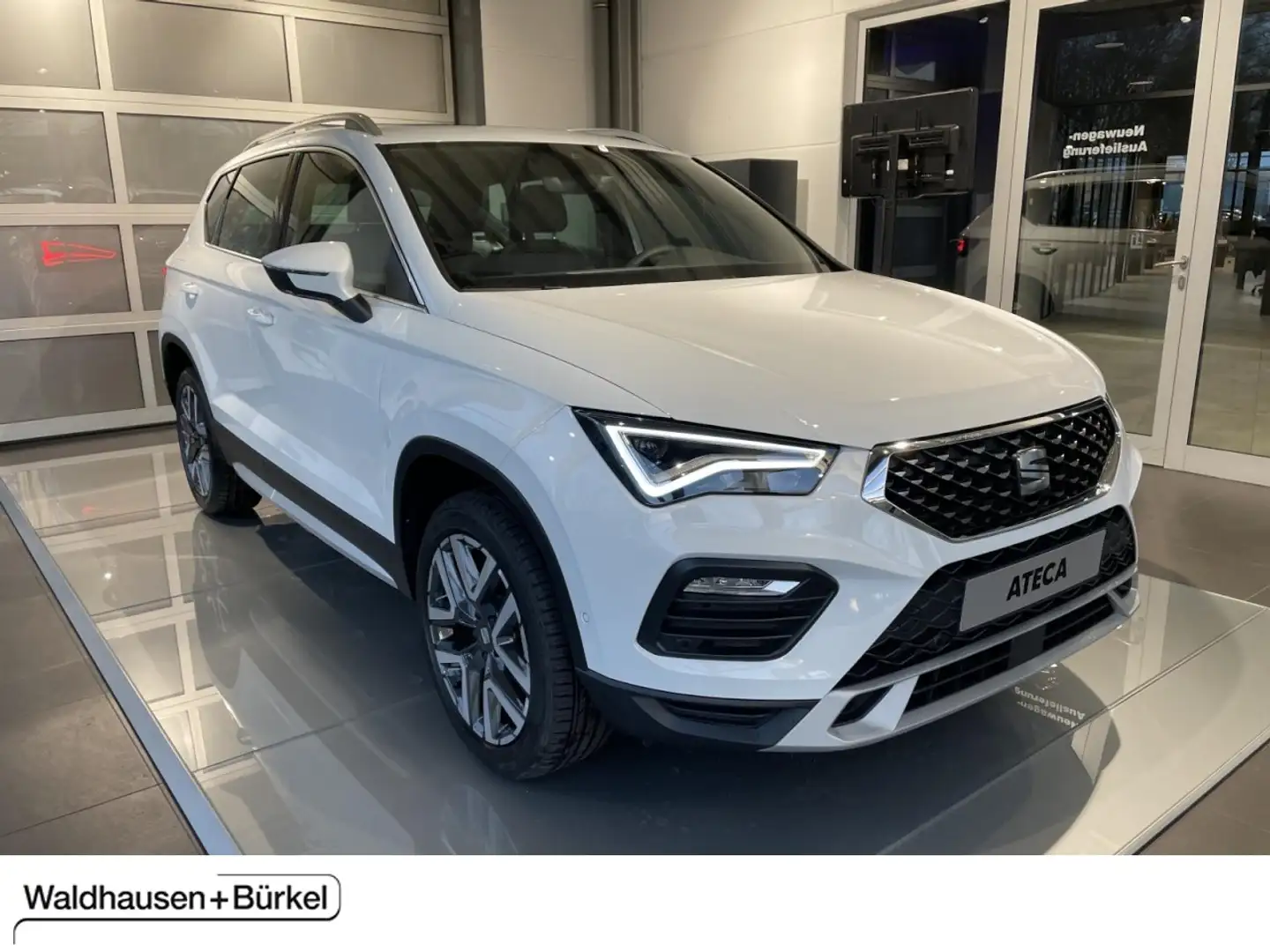 SEAT Ateca XPERIENCE 1.5 TSI PANO+BEATS+AHK+NAVI+RFK+ Klima Blanc - 1