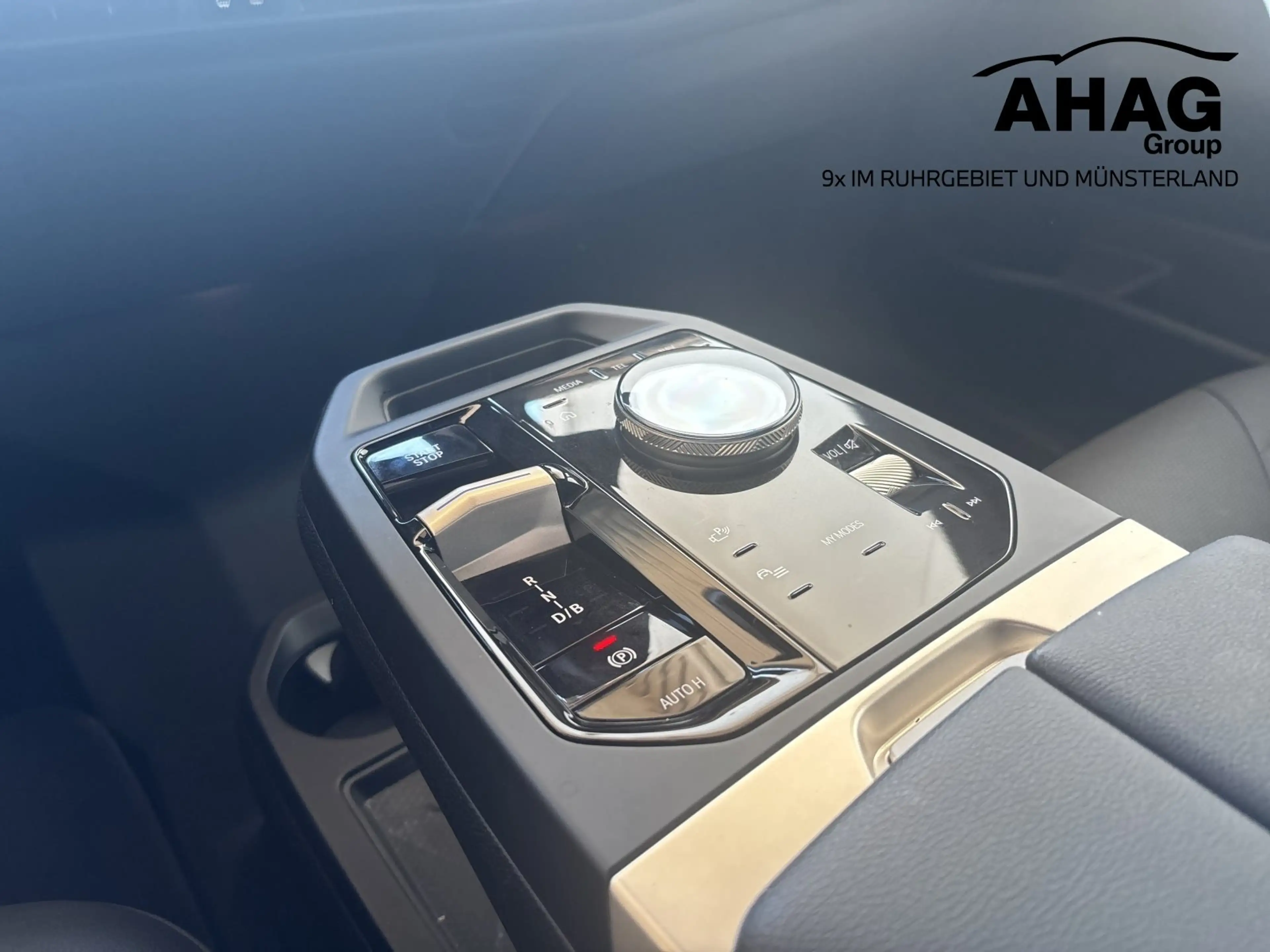 BMW iX xDrive40 Edition Essence | Sportpaket | H/K | Lase — photo 10