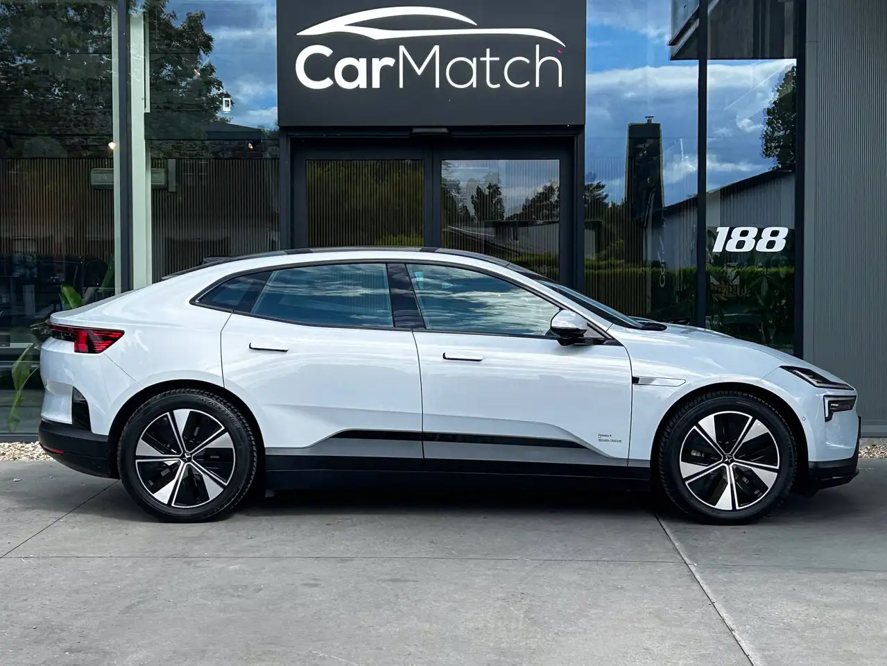 Polestar 4 2024