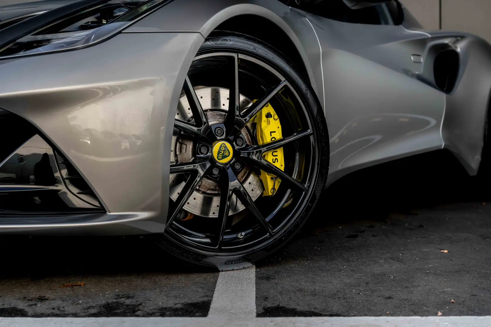 Lotus Emira 3.5 V6 | First Edition | KEF audio | Elek. seats | Szary - 2