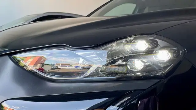 DS Automobiles DS 3 view 4