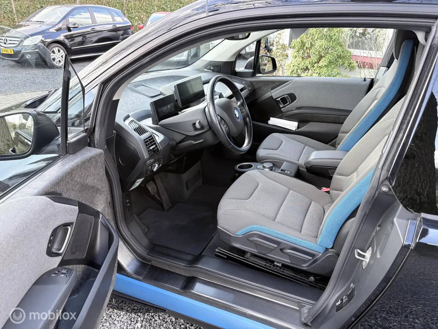 BMW i3 Basis 94Ah 33 kWh | 80.000KM | NAVI | CAMERA | BTW Negro - 2
