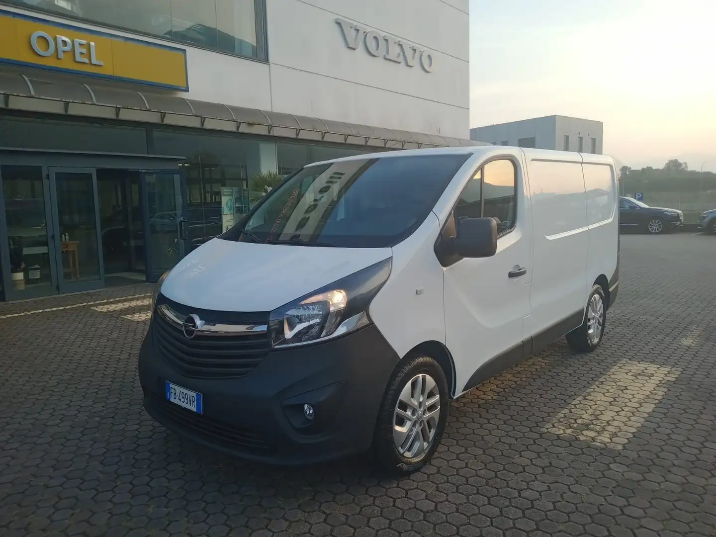 Opel Vivaro 3 POSTI Bianco - 1