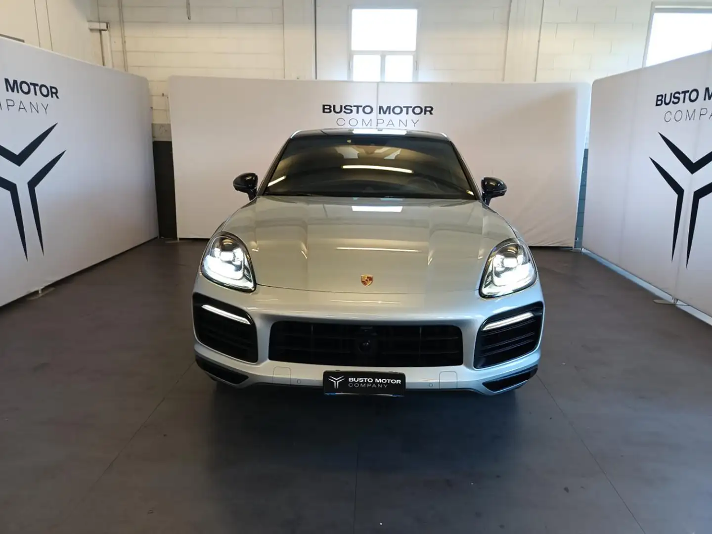 Porsche Cayenne Coupé 3.0 V6 E-Hybrid Silber - 2