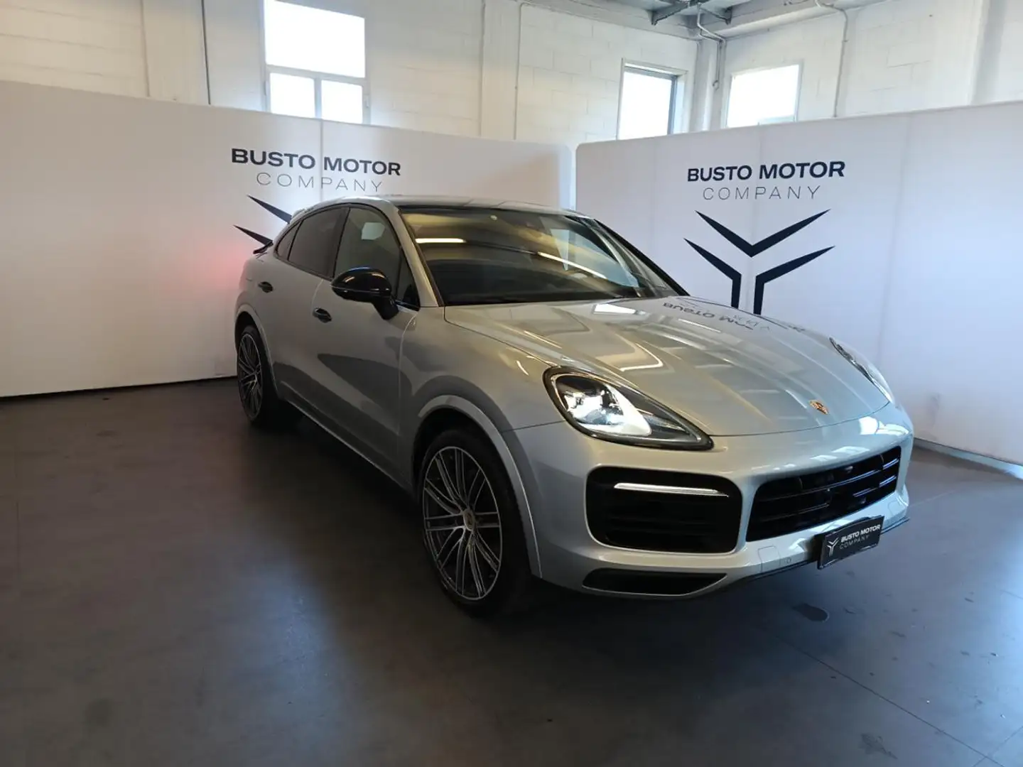 Porsche Cayenne Coupé 3.0 V6 E-Hybrid Silber - 1