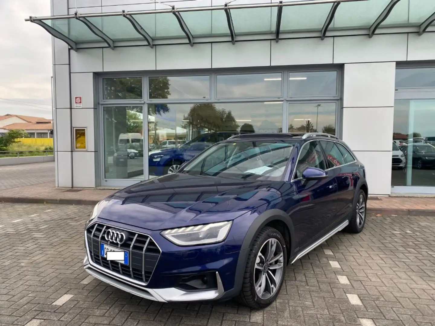 Audi A4 allroad 50 TDI tiptronic Business Grigio - 2