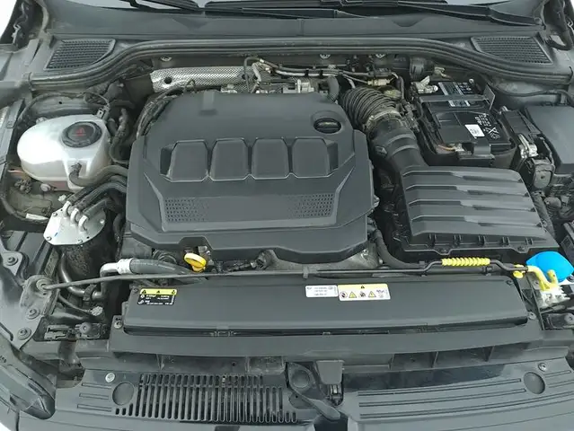 Volkswagen Golf view 13