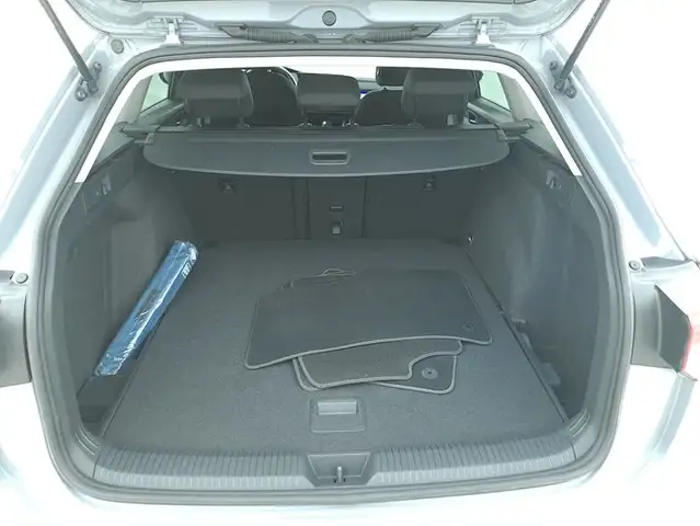 Volkswagen Golf view 14