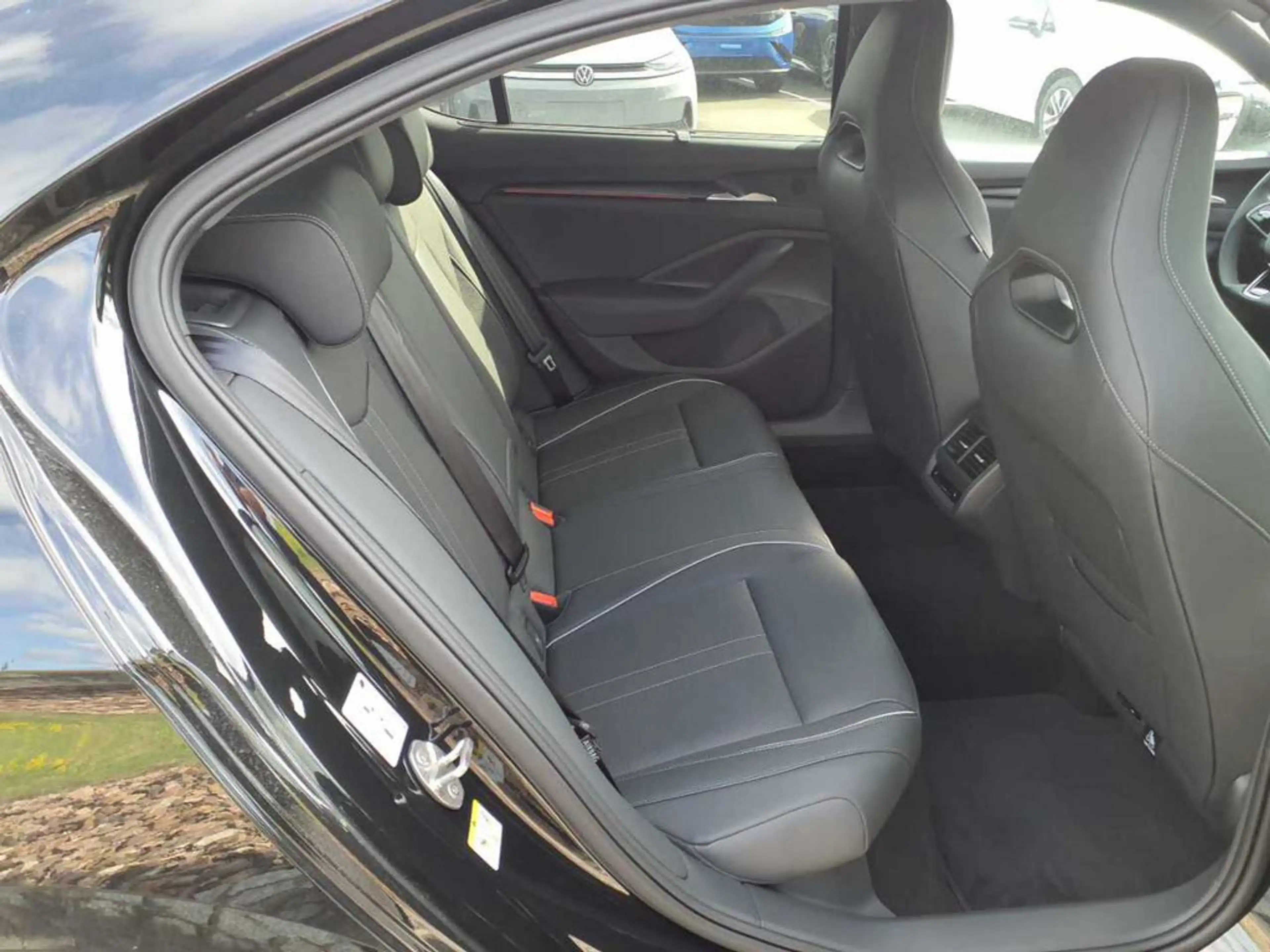 Skoda Superb 2.0 TSI Sportline 4x4 NAVI AHK 360° — photo 7